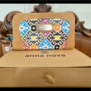 BRAND NEW Anna Nova Wristlet